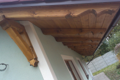 Autobazar Nový Bydžov kompletní dodávka střechy se zdobenými přesahy